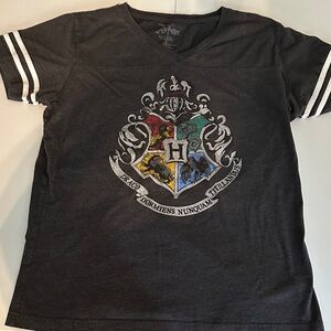 Warner Bros. Adult Black Hogwarts Crest T-Shirt